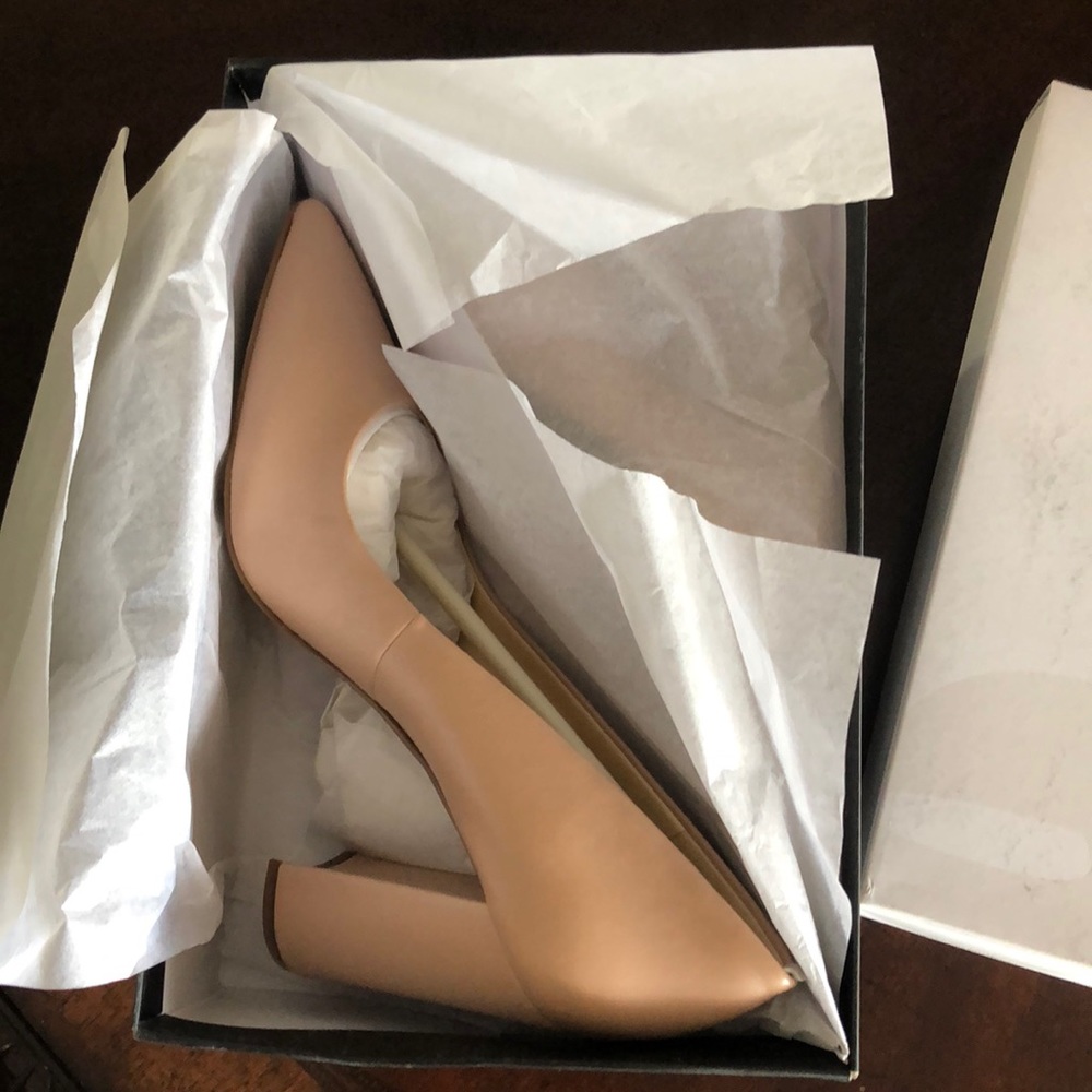 Shoes - Picture 4 of 7